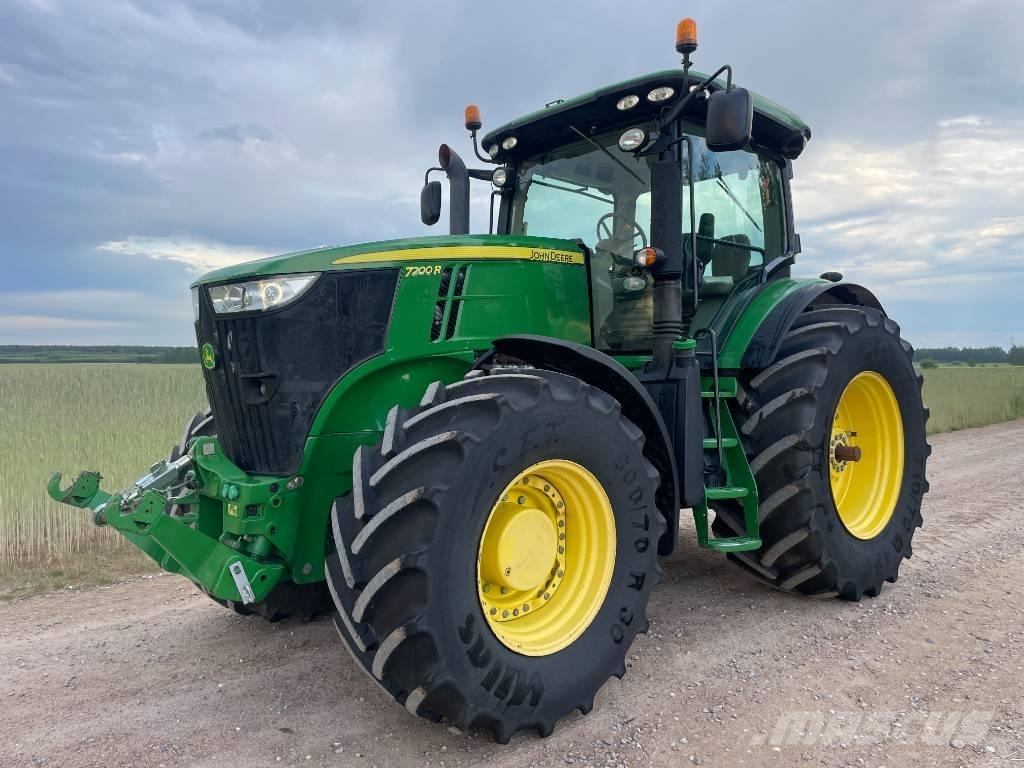 John Deere 7200 R الجرارات