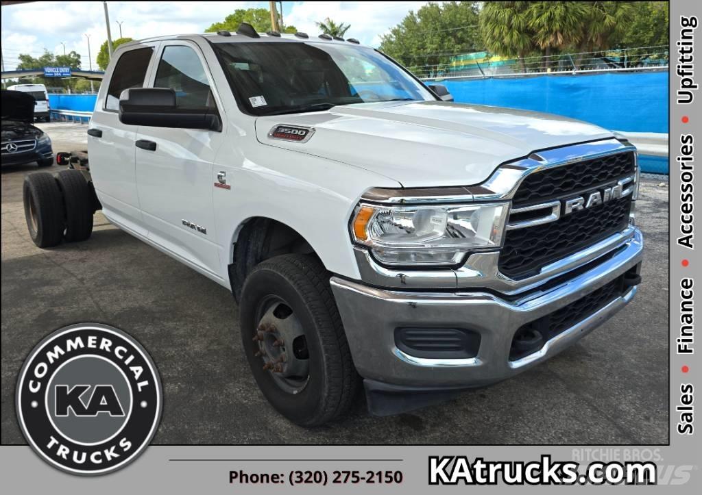 RAM 3500 TRADESMAN شاحنات بمقصورة وهيكل