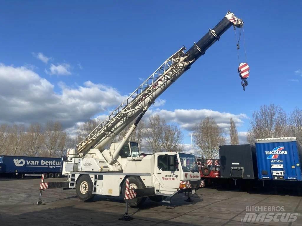 Liebherr LTM1030 رافعات صالحة لكل أنواع الطرق