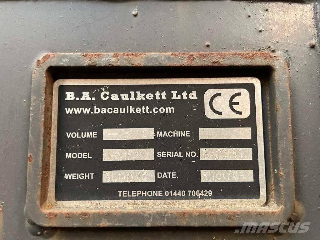 Volvo L 120 H دلاء