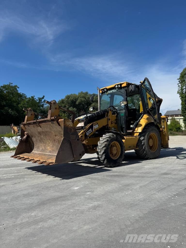CAT 432 E لوادر ذات جرافات عكسية