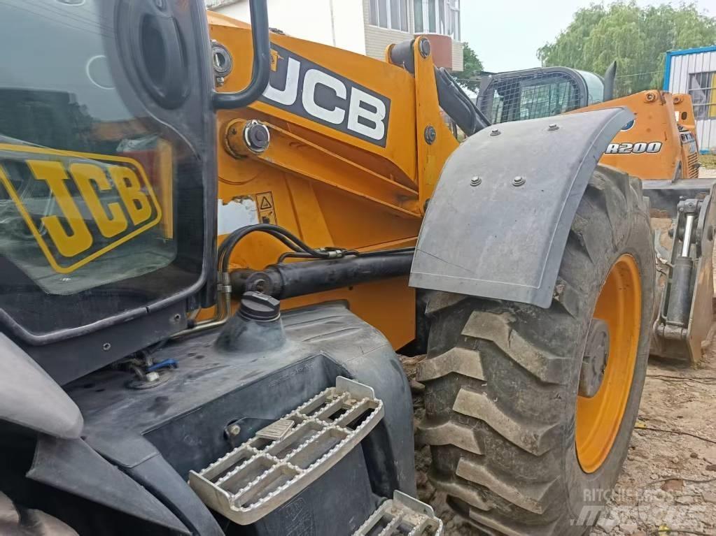 JCB 4CX لوادر ذات جرافات عكسية