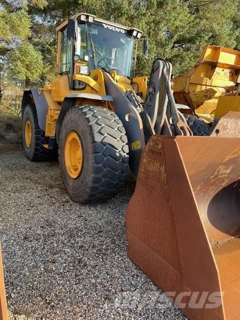 Volvo L120F لوادر بعجل