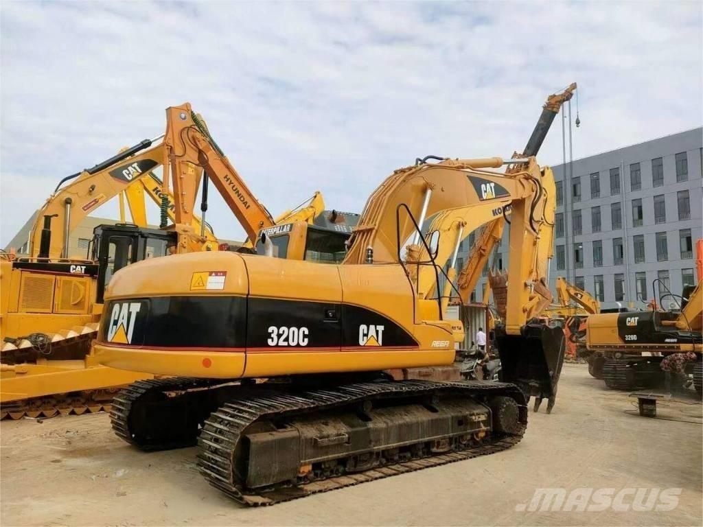 CAT 320C حفارات زحافة