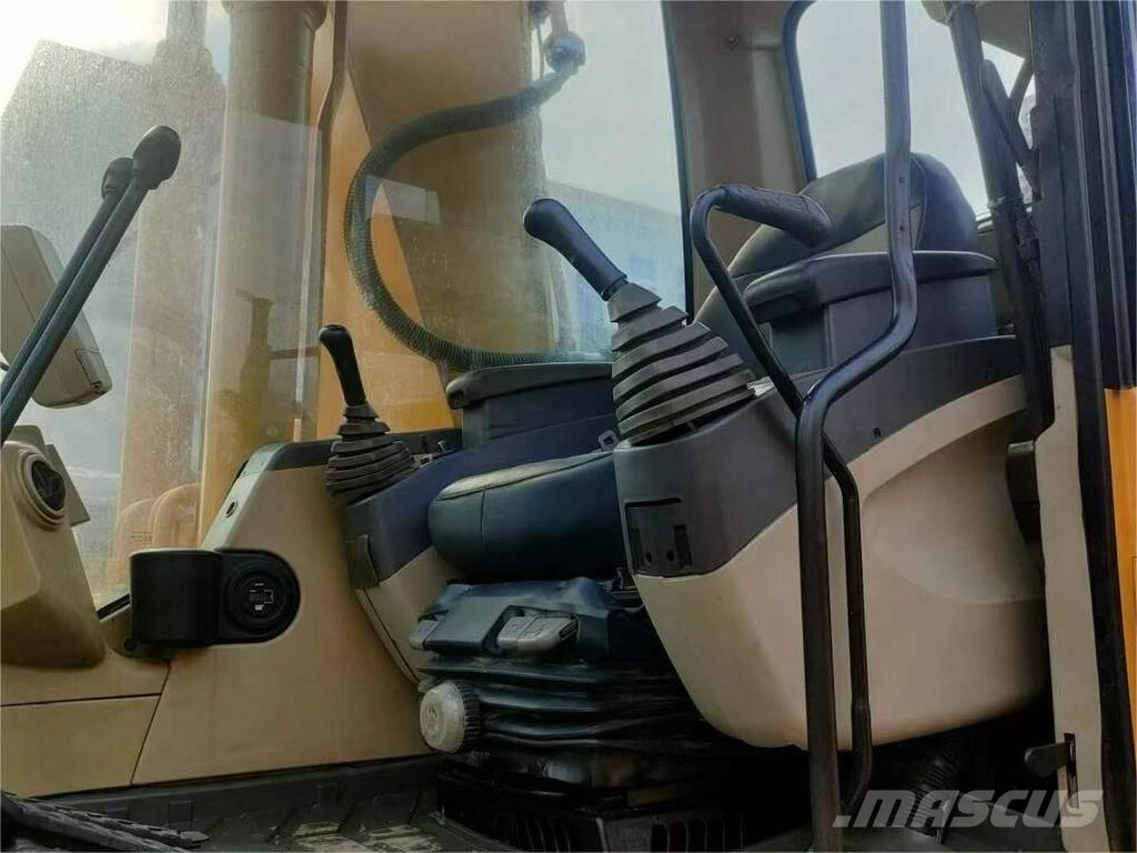 CAT 320C حفارات زحافة