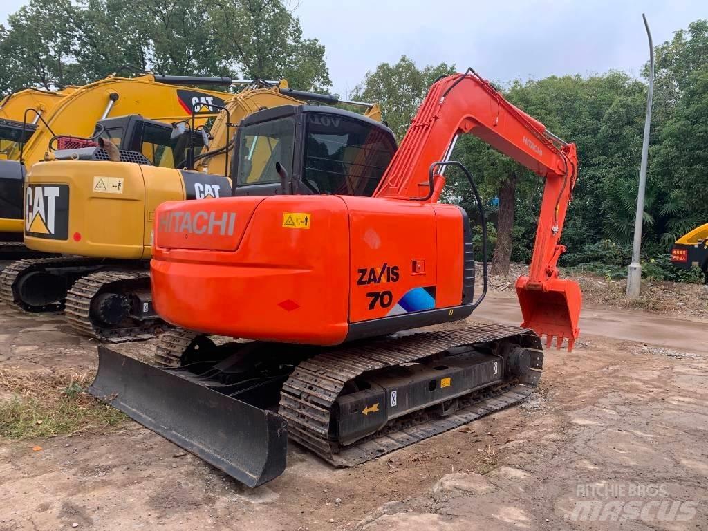 Hitachi Zaxis 70 حفارات زحافة