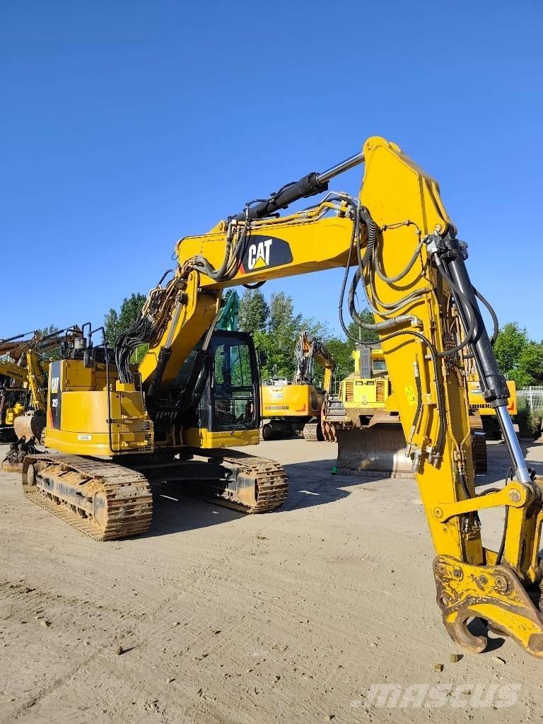 CAT 325 FL CR حفارات زحافة