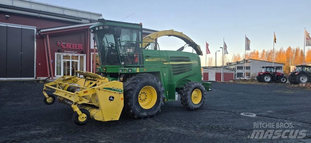 John Deere 7400 علافات ذاتية الدفع