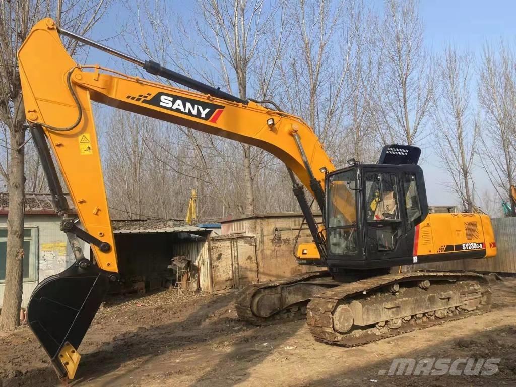 Sany SY 235 C حفارات زحافة