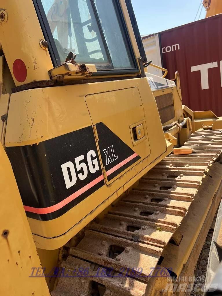 CAT D5G بلدوزرات مجنزرة
