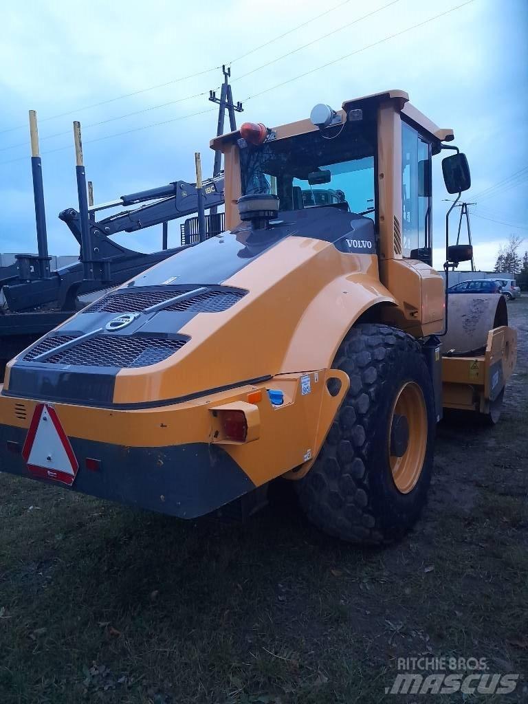 Volvo SD 135 B مداحل أحادية الأسطوانة