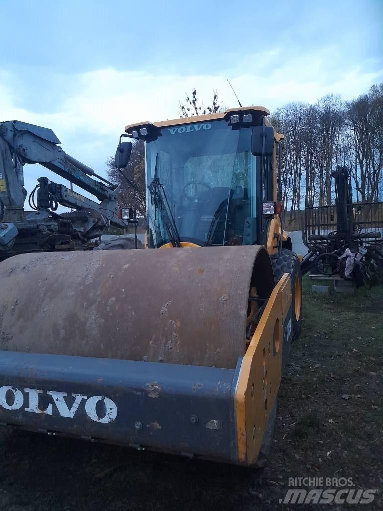 Volvo SD 135 B مداحل أحادية الأسطوانة
