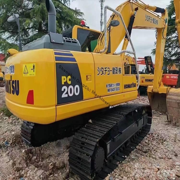 Komatsu 200-8 حفارات زحافة