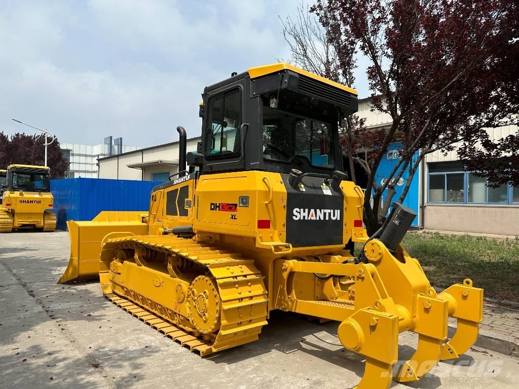 Shantui DH 13 بلدوزرات مجنزرة