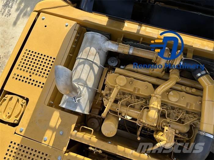 CAT 320 B L حفارات زحافة