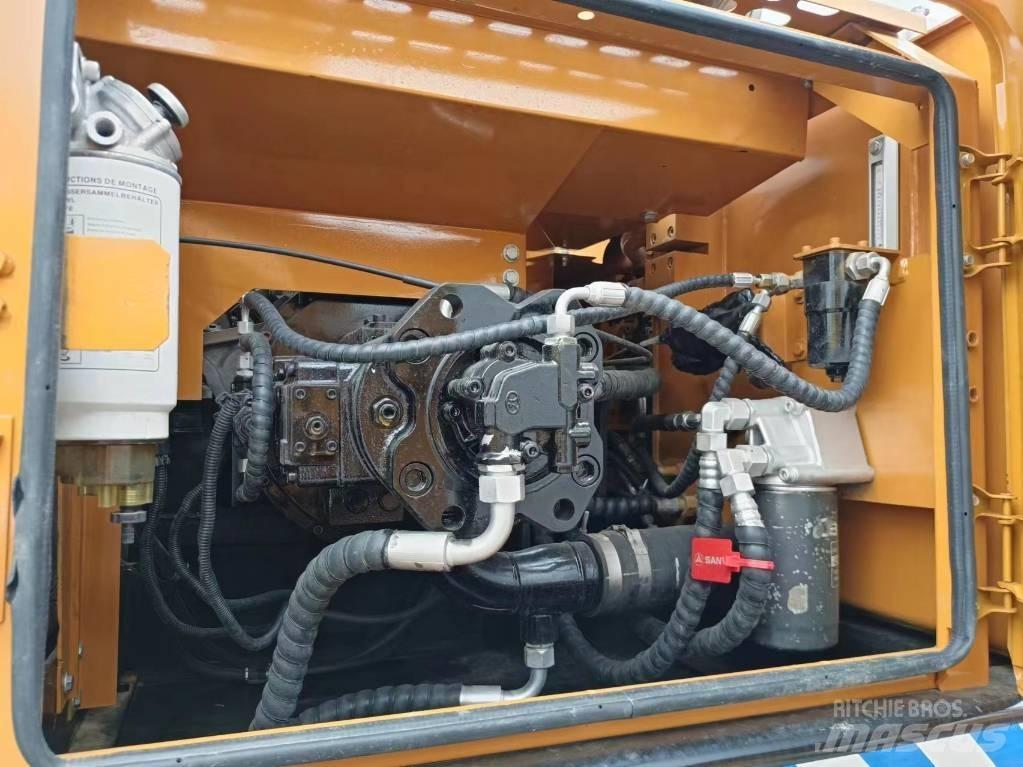 Sany SY 235 C حفارات زحافة