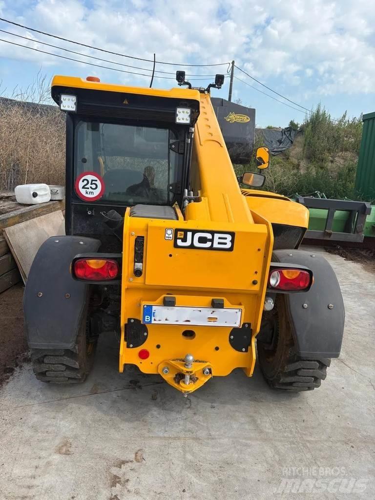 JCB 525.60 معدات مناولة لأغراض الزراعة