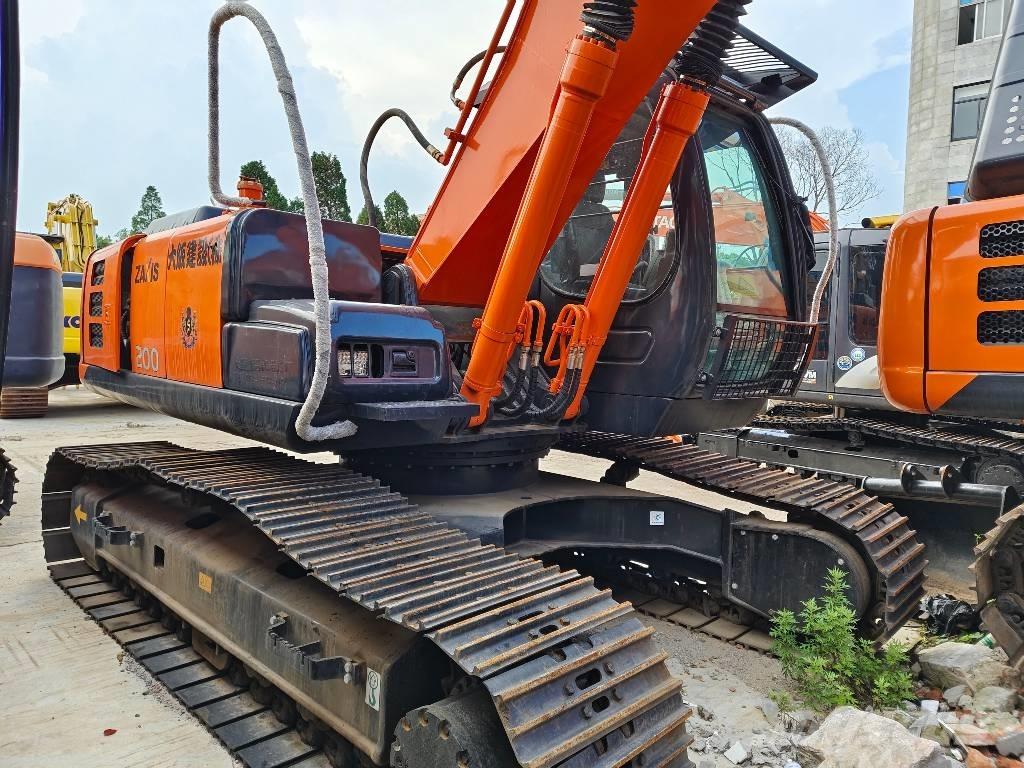 Hitachi ZX 200 حفارات زحافة