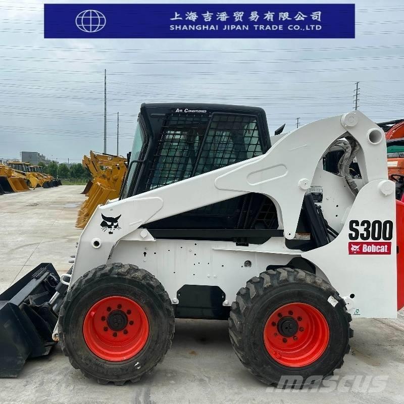 Bobcat s 300 لوادر انزلاقية التوجيه