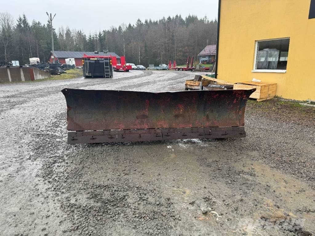 Svedala Snöblad حراثات ونصول الجليد