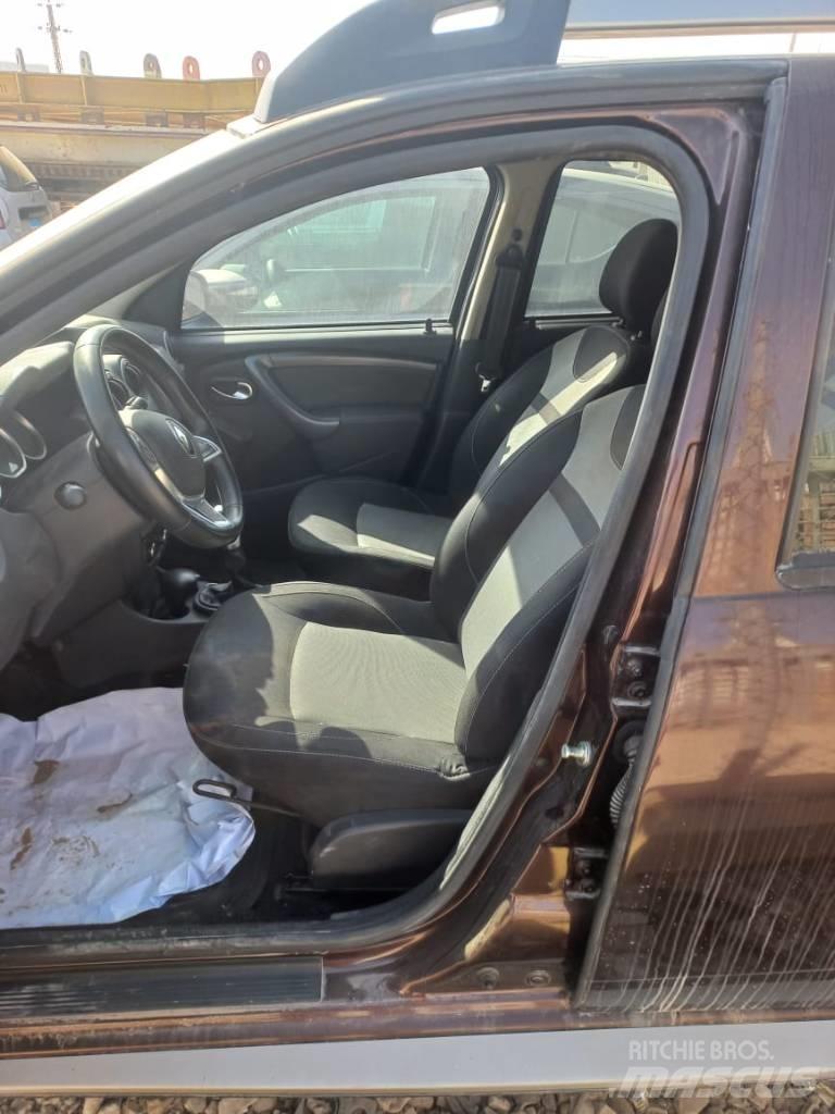 Renault Duster A/T سيارات