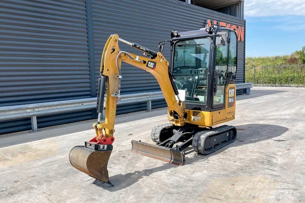 CAT 301.6-05 A حفارات زحافة