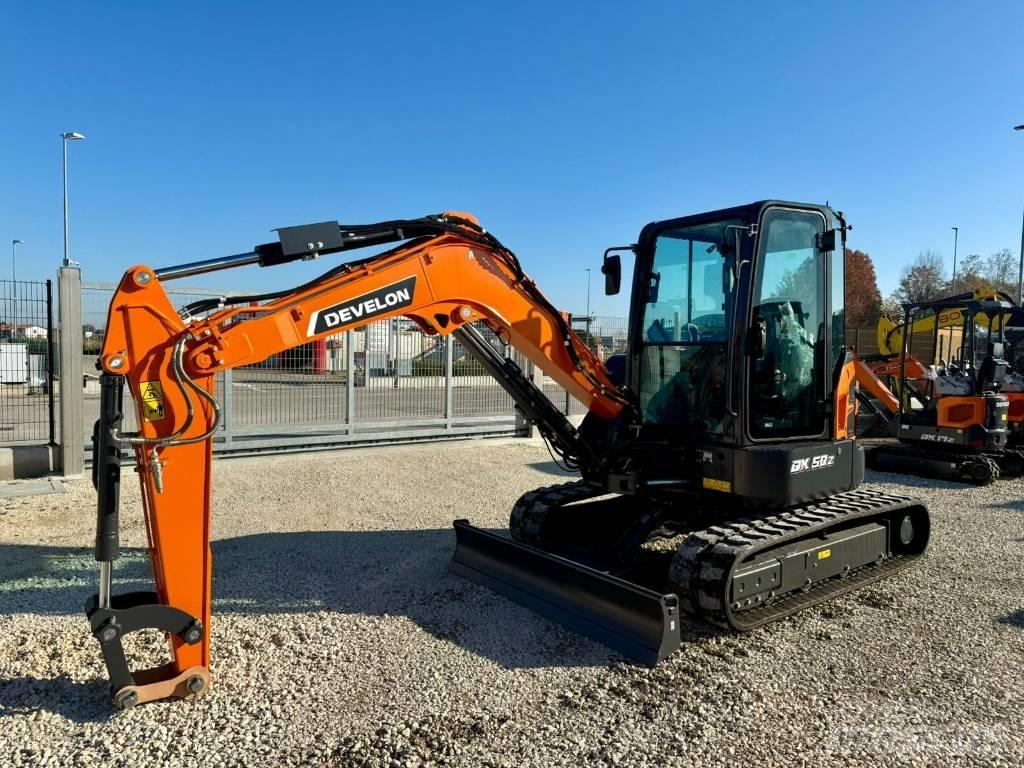 Develon DX 50 Z-7 حفارات صغيرة أقل من 7 طن (حفارات صغيرة)
