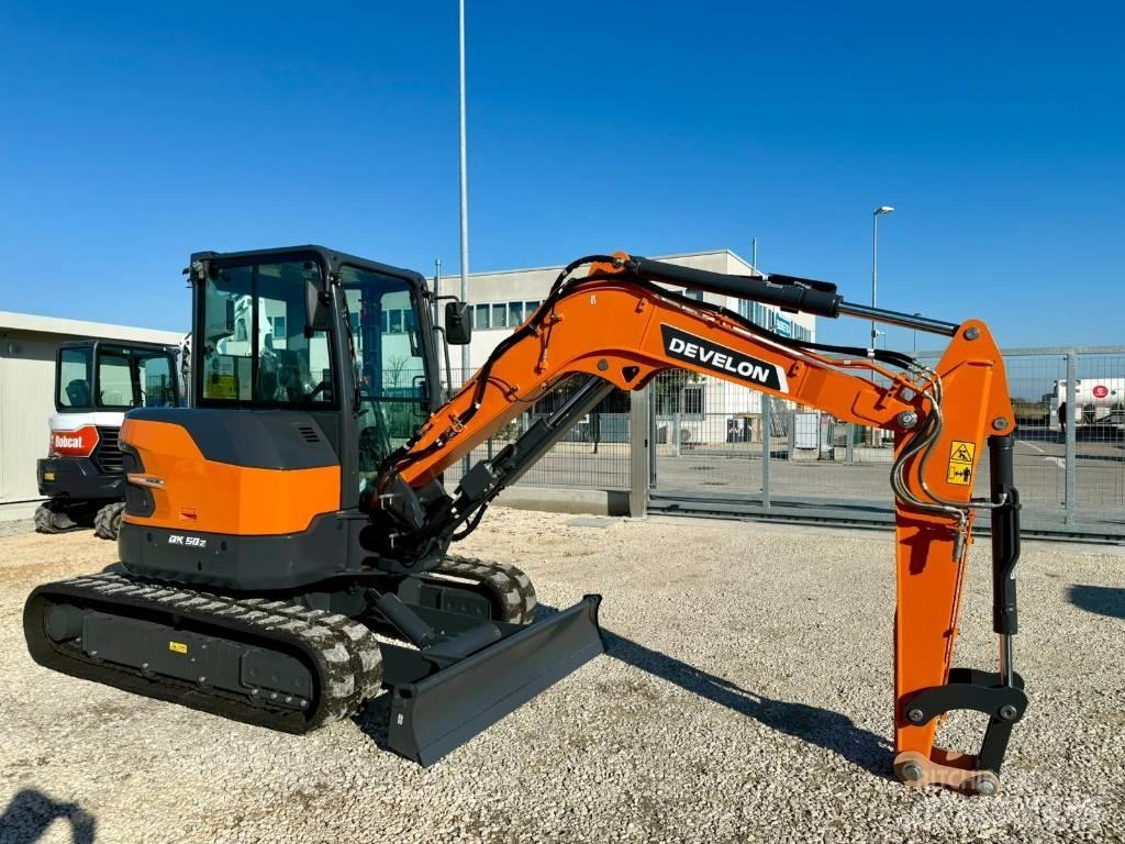Develon DX 50 Z-7 حفارات صغيرة أقل من 7 طن (حفارات صغيرة)