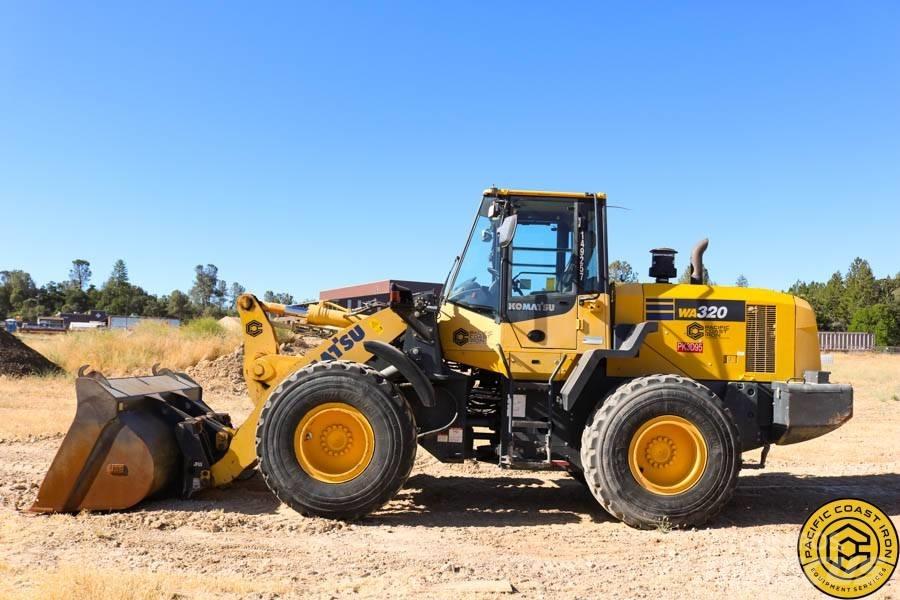 Komatsu WA 320-7 لوادر بعجل