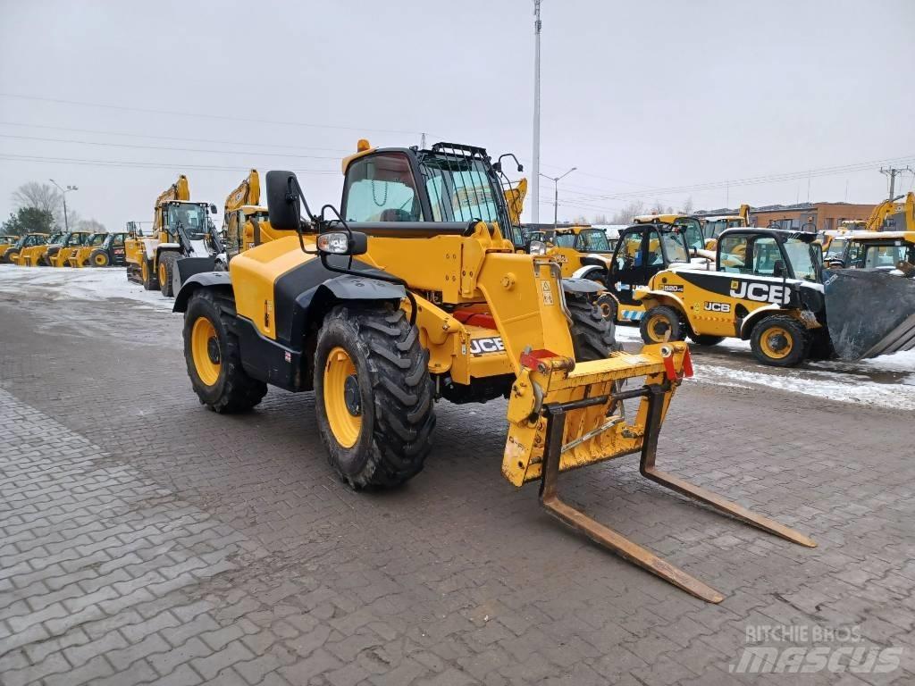 JCB 535-95 مناولات متداخلة