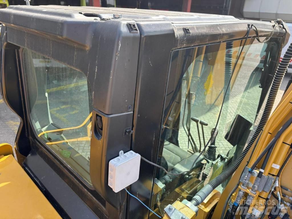 CAT 330 حفارات زحافة