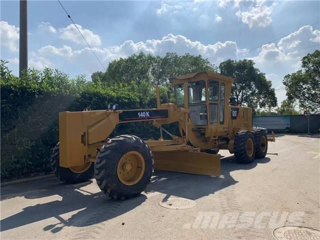 CAT 140K معدات تمهيد الطرق