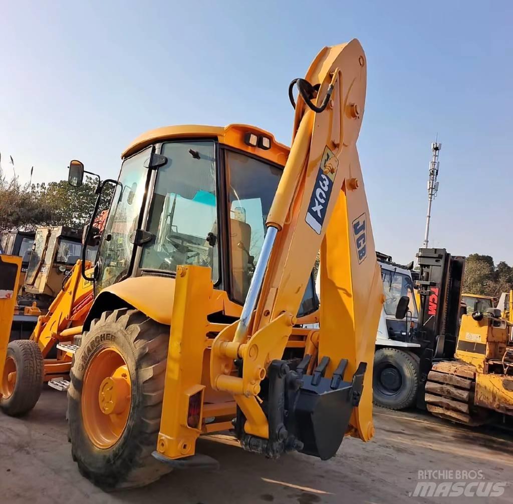 JCB 3 CX لوادر ذات جرافات عكسية