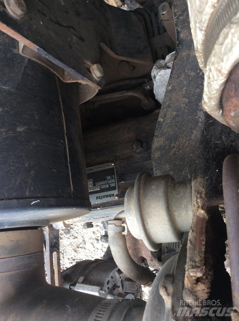 Komatsu WB 93 R محركات