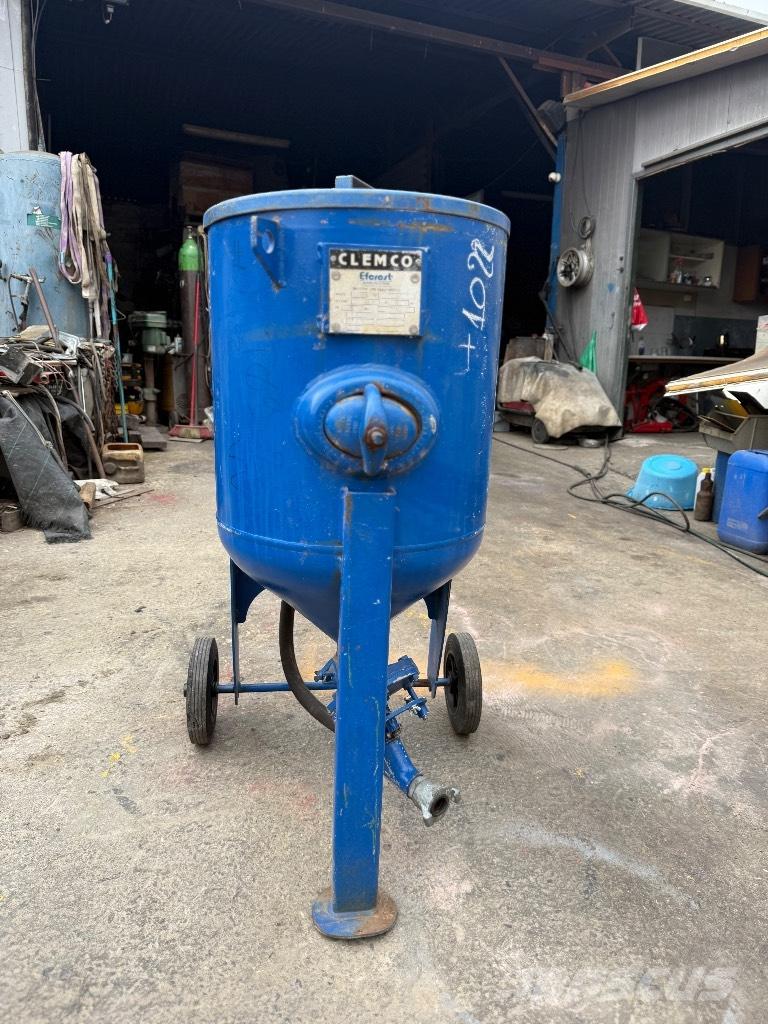 Clemco Αμμουδιέρα معدات البناء - غير ذلك