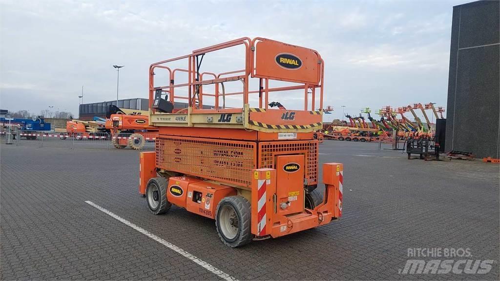 JLG 4069LE رافعات مقصية الشكل