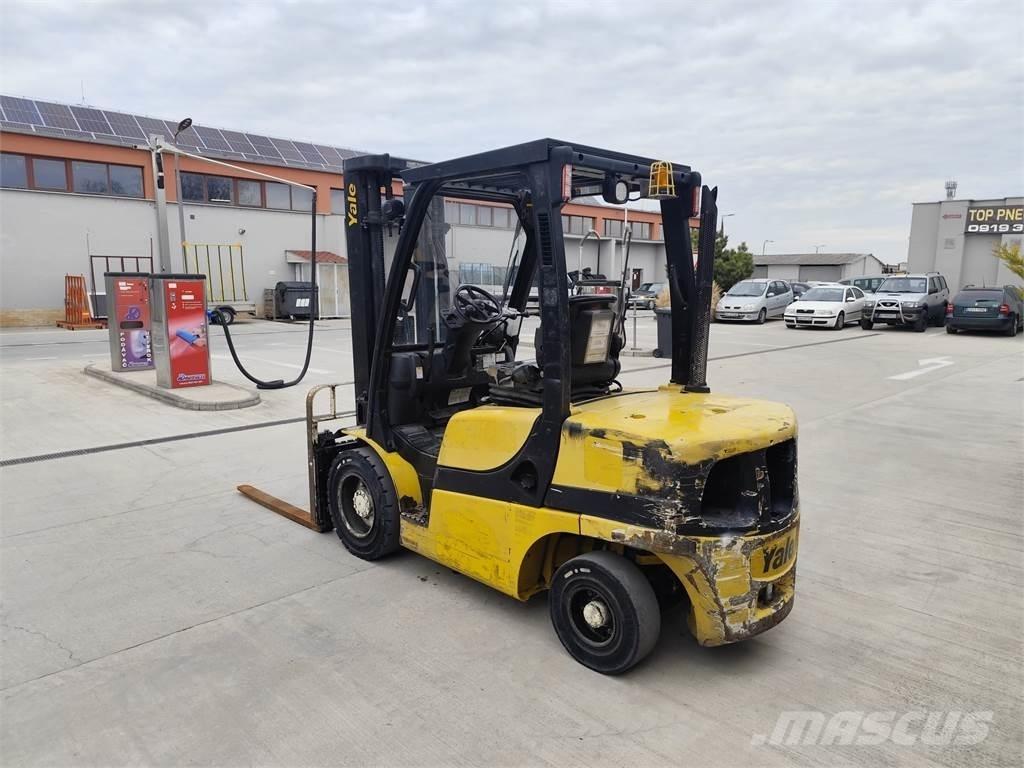 Yale GDP35VX شاحنات الديزل