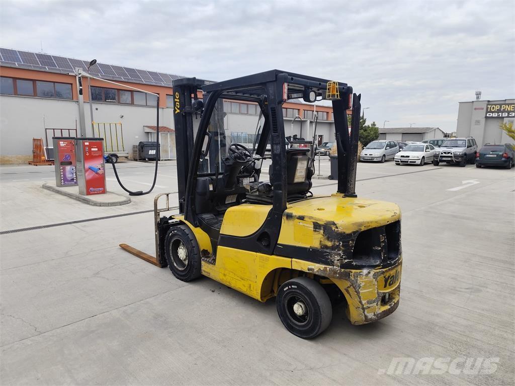 Yale GDP35VX شاحنات الديزل
