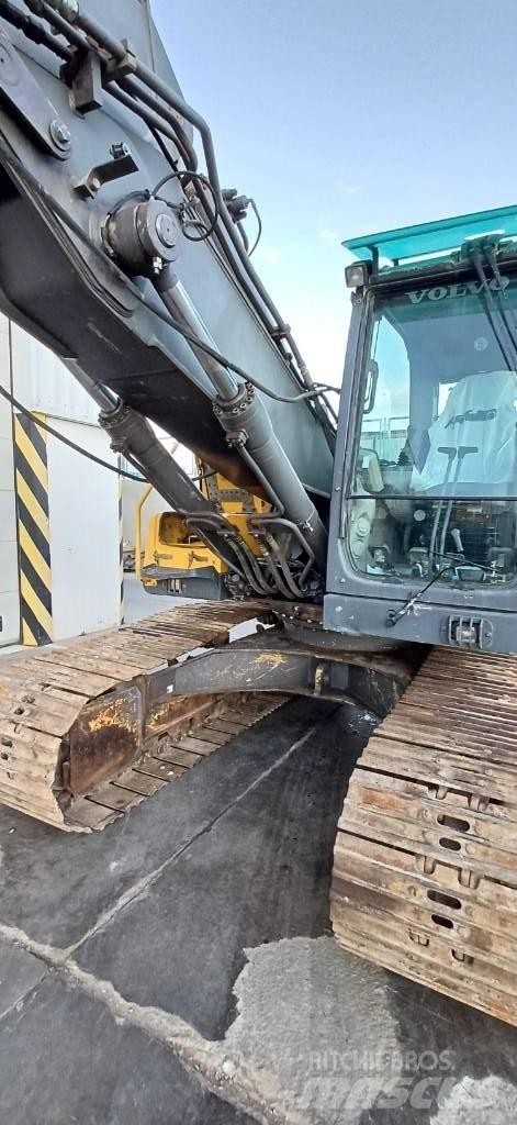 Volvo EC 210 C N L حفارات زحافة