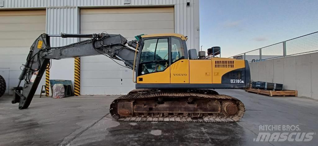 Volvo EC 210 C N L حفارات زحافة