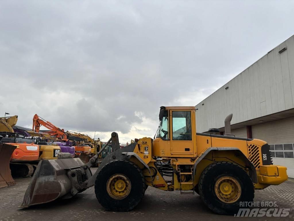 Volvo L 120 E لوادر بعجل