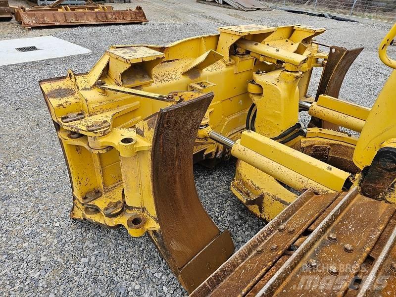 Komatsu D 61 PX-23 بلدوزرات مجنزرة