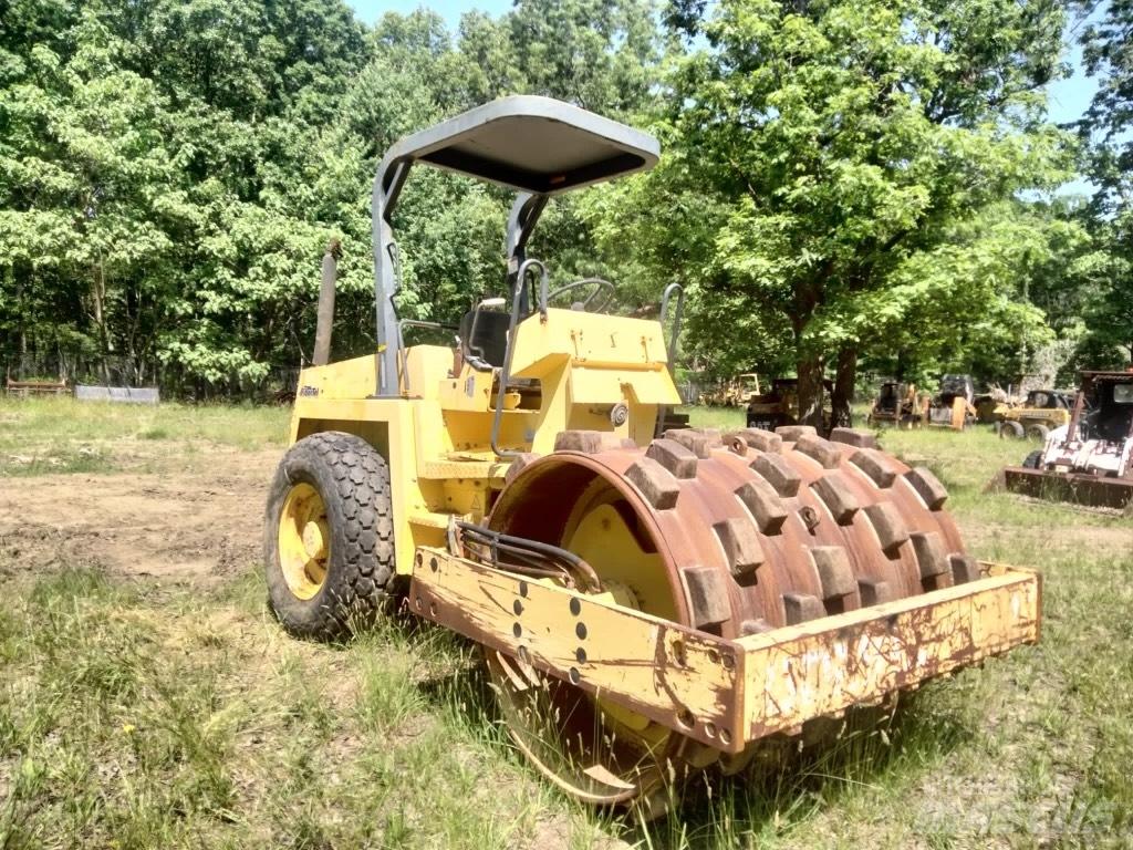 Bomag BW 172 مداحل أحادية الأسطوانة