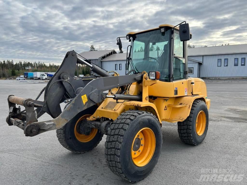 Volvo L30 G S لوادر بعجل