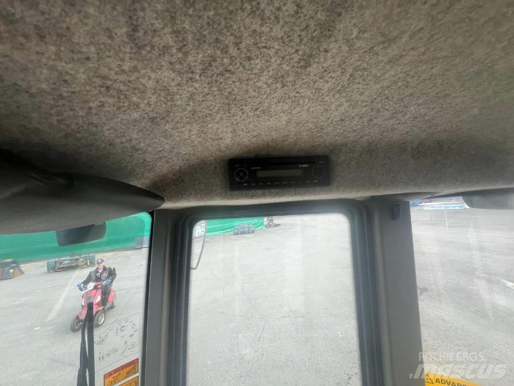 Volvo L30 G S لوادر بعجل