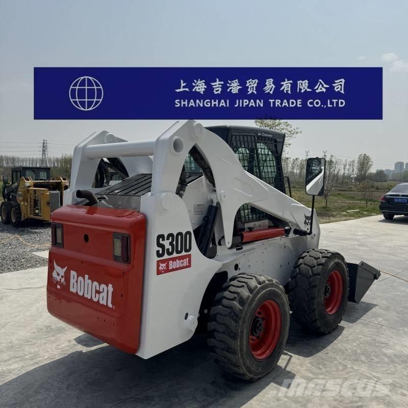 Bobcat S 300 لوادر انزلاقية التوجيه