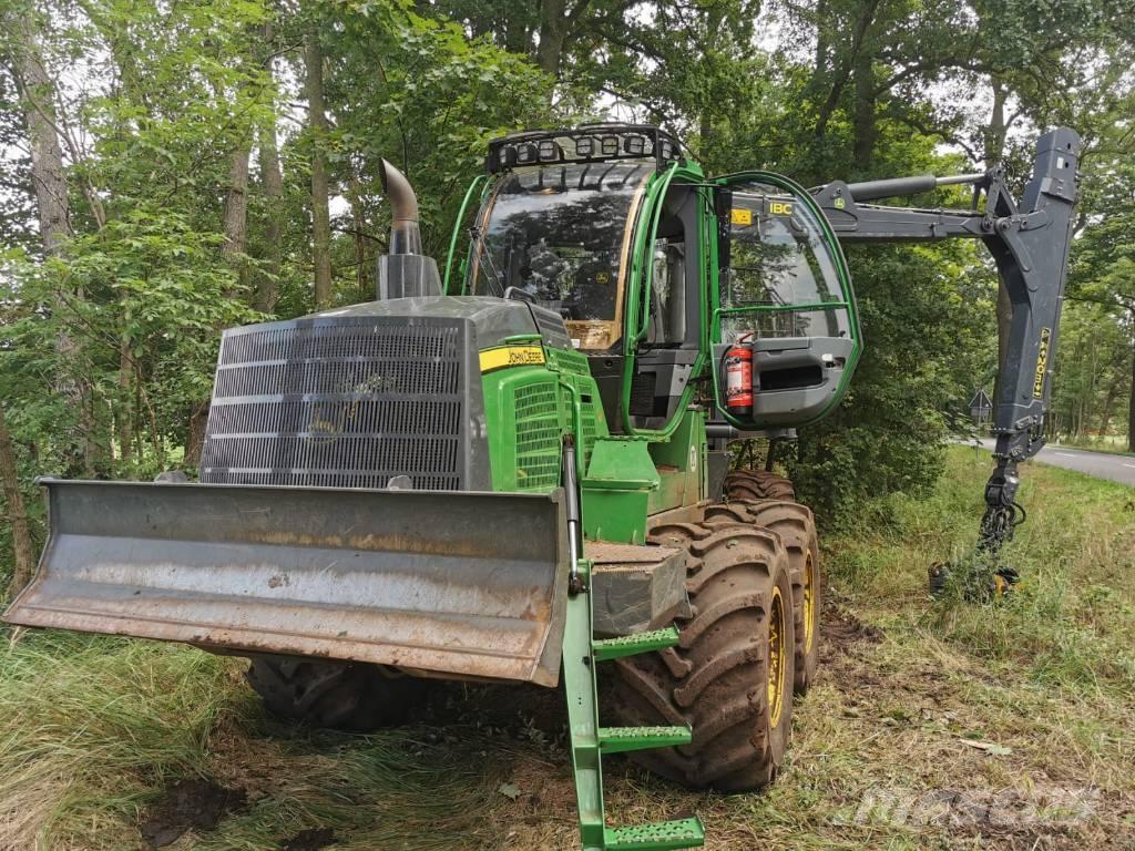 John Deere 1110G شاحنات