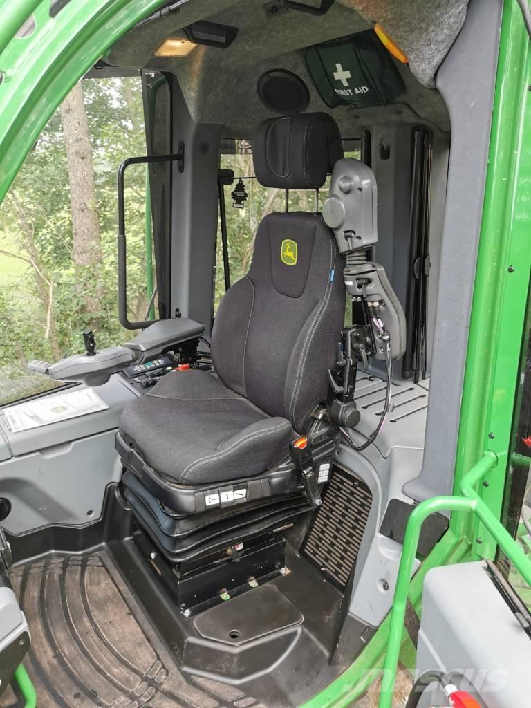 John Deere 1110G شاحنات