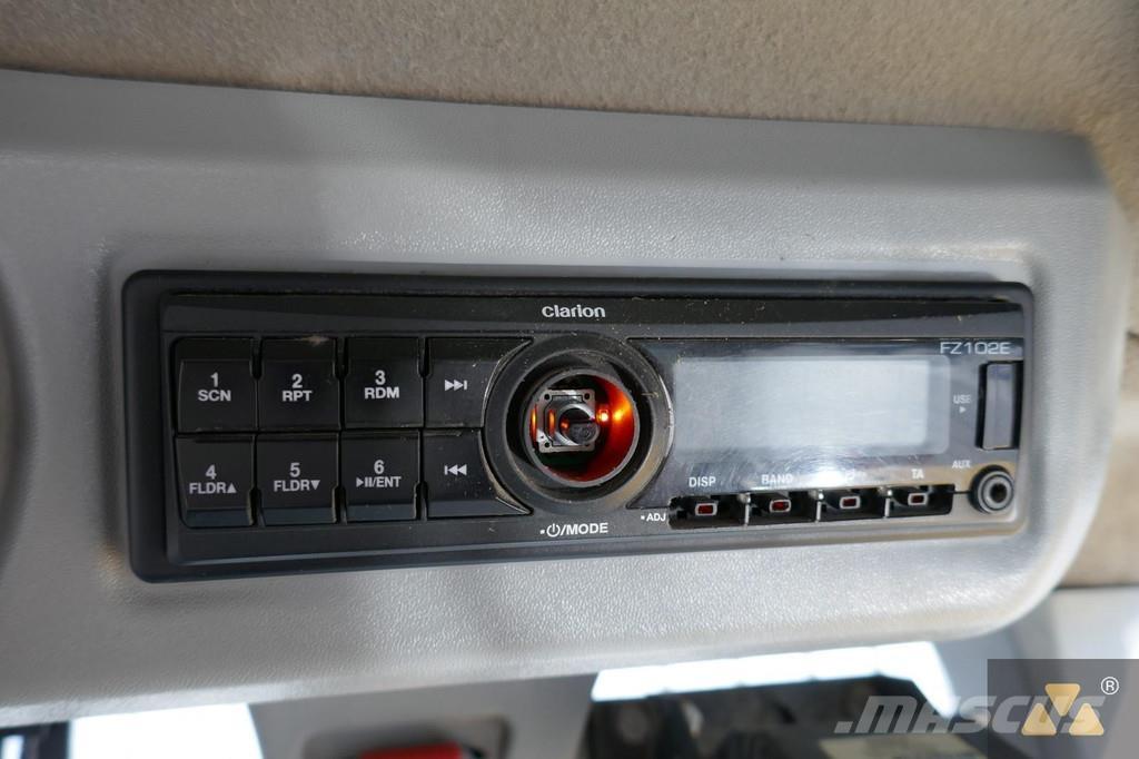 CAT 938M لوادر بعجل