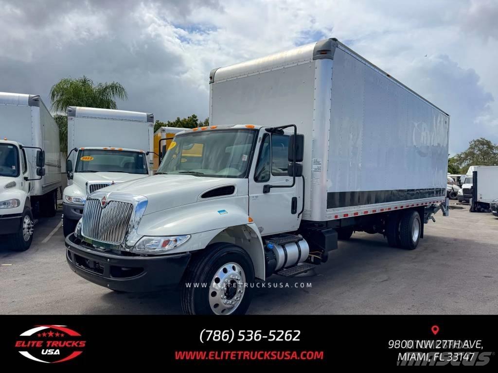 International 4300 شاحنات أخرى